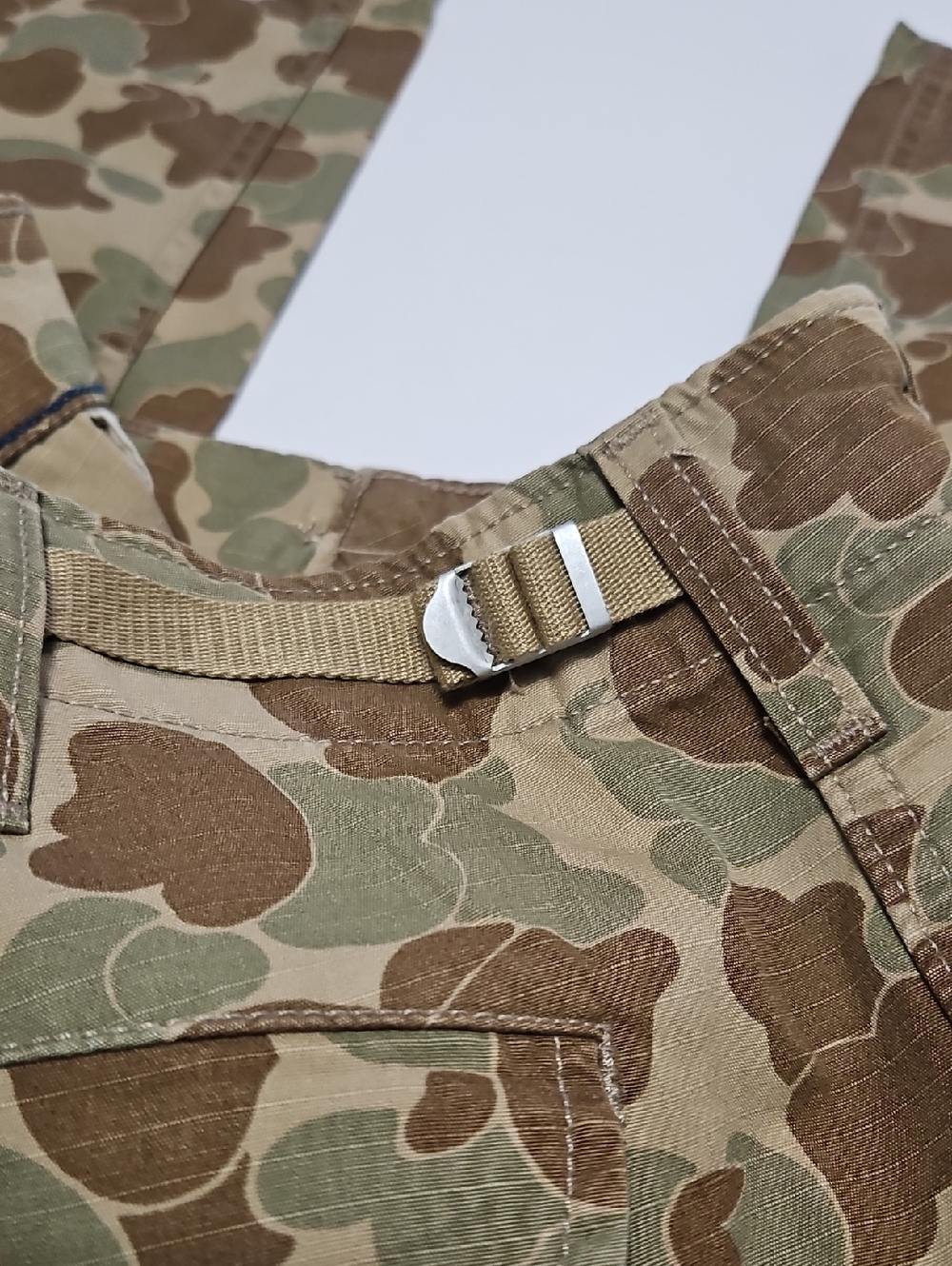 Levi's Camo Baggy XX Baggy Cargo Pants - Green & Brown Size 31x32 - Picture 13 of 16